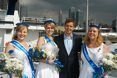 Parade Chairman Lars Halter with Queen & Princesses